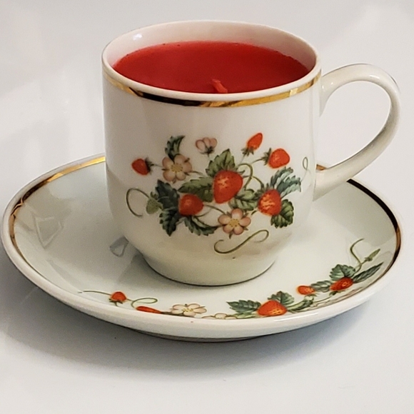 Avon Other - 1978 Avon🍓Strawberries🍓 24K Gold Trim Demitasse Cup & Saucer Set / Candle 🕯